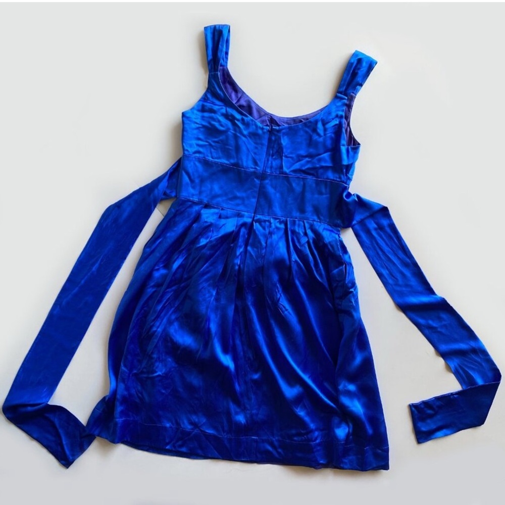 Maggy London Royal Blue 100% Silk Dress Size 6 Fit and Flare Side Pockets